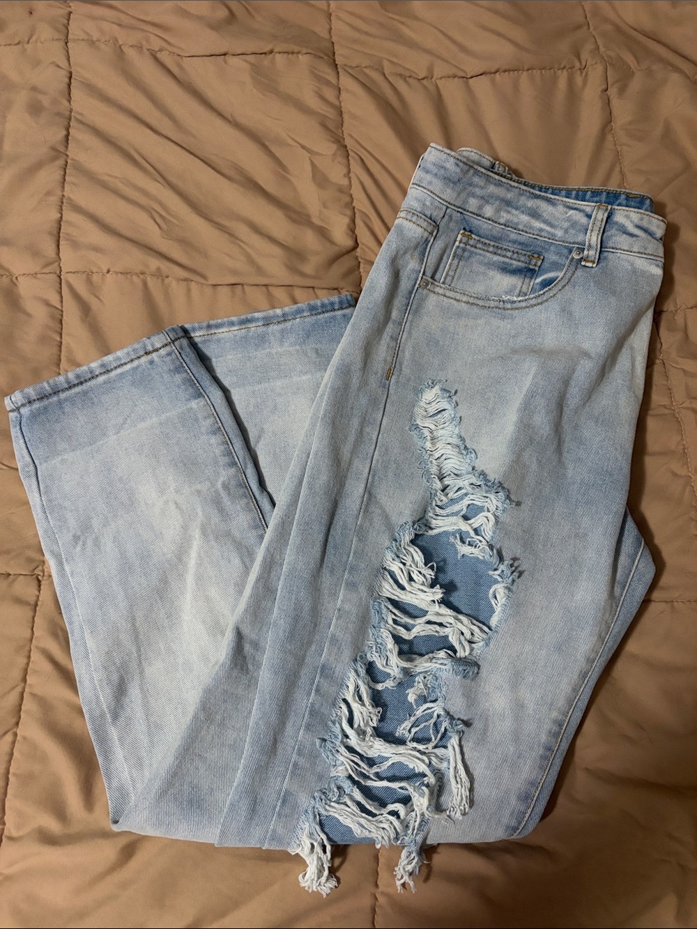 Women’s ripped jeans size XL
